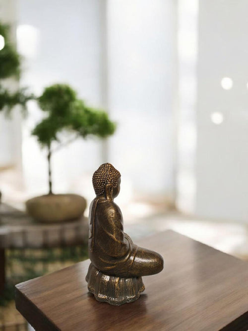 Golden Meditating Buddha Statue – Dhyana Mudra (Symbol of Calmness, Balance & Enlightenment)
